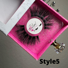 Load image into Gallery viewer, Minks LASHES
